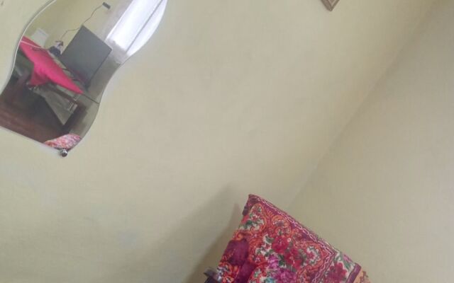 Room in Guest Room - Idylic Family Sejour With Hottube in Green Land