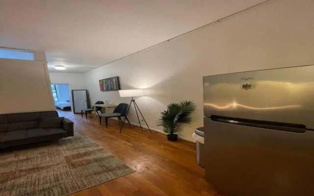 Hell's Kitchen 1 BR Apt. (8416)