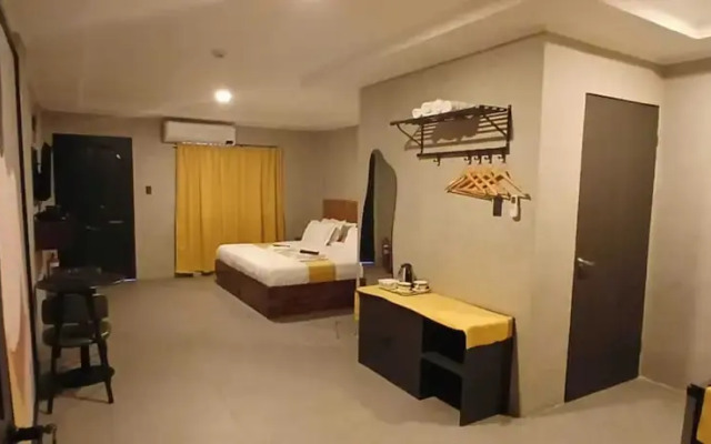 OYO 1138 Grey Hotel