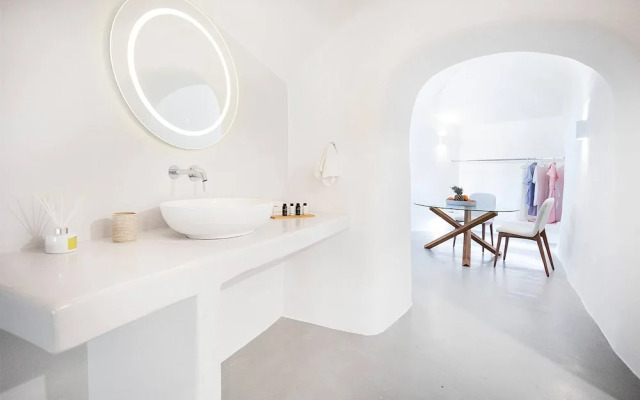 Suite Indoor Jacuzzi and Outdoor Jacuzzi