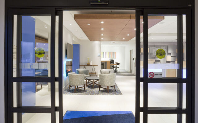 Holiday Inn Express Roseville-St. Paul by IHG