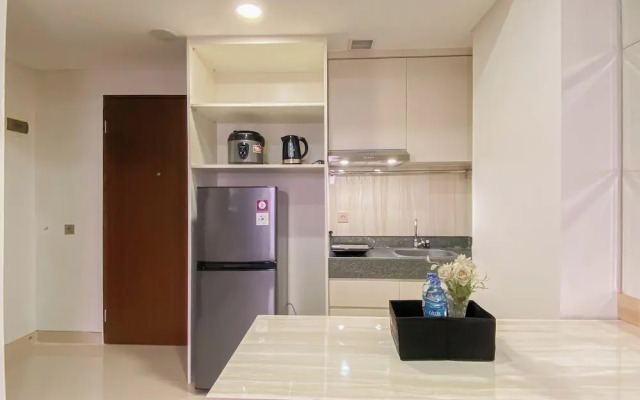 Modern Look 2BR Corner Transpark Cibubur Apartment