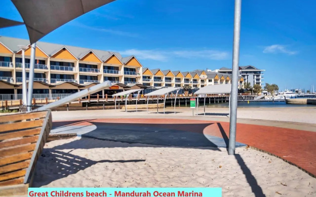 Studio 11 Mandurah Marina