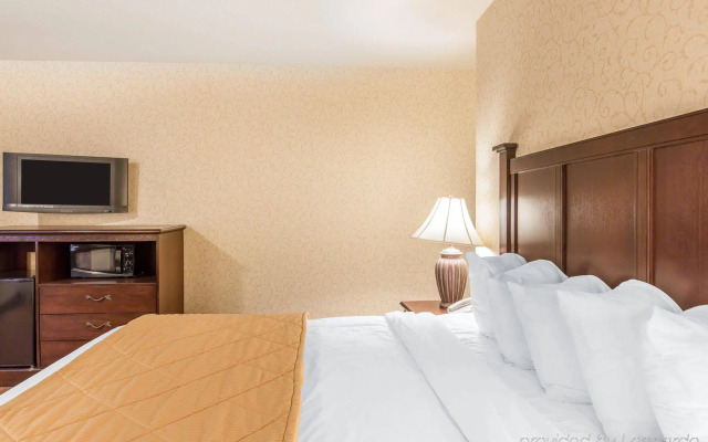 Quality Inn Fallbrook I-15