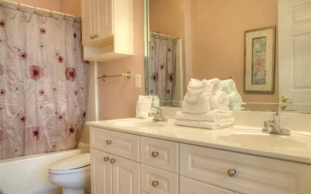 Magnolia Pointe 203 4833P 2 Br condo by RedAwning