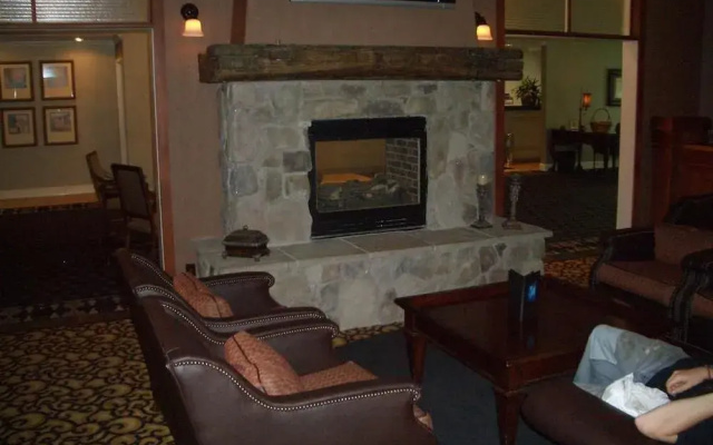 Holiday Inn Warren