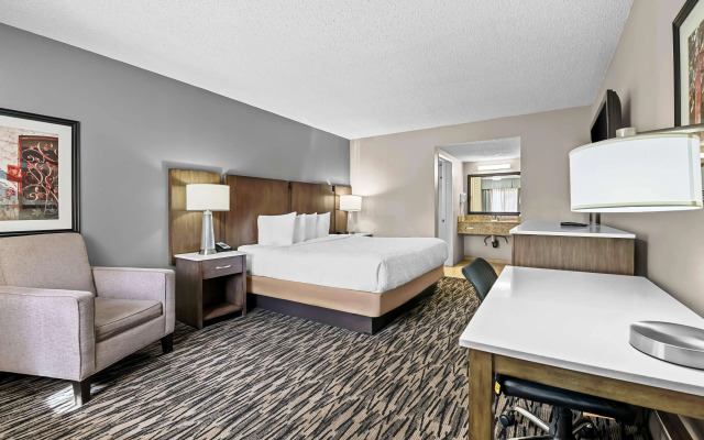 Best Western Los Alamitos Inn & Suites