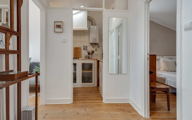 1 Bedroom Top Floor Apartment W Terrace & River View