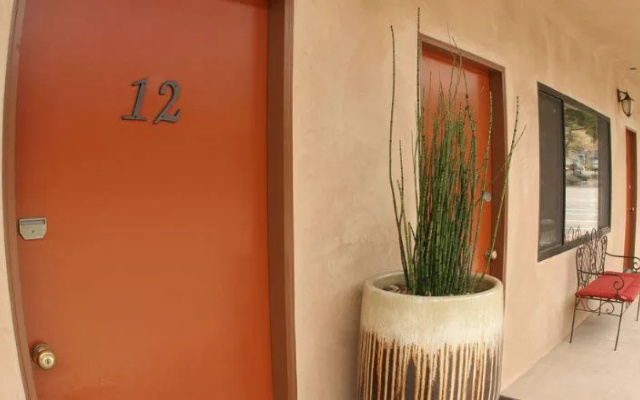 Cambria Palms Motel