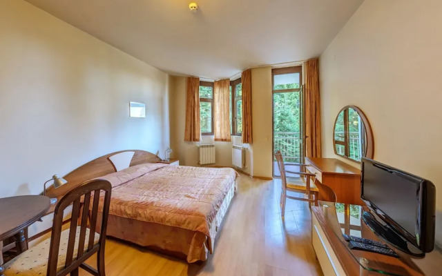 Flora hotel apartments