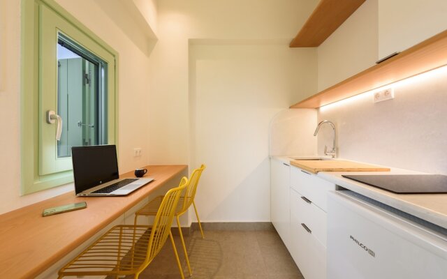 Plioni Villas & Suites