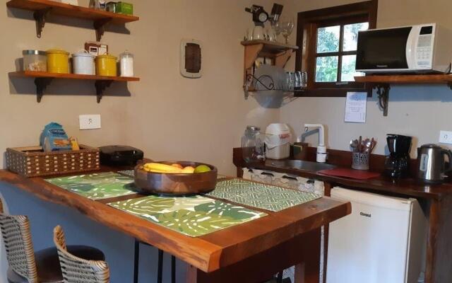 Chalé dos Pássaros - Varanda com vista p/ Natureza