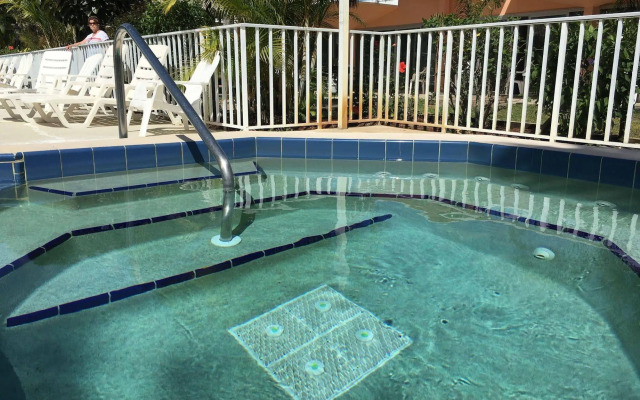 Warm Mineral Springs Motel