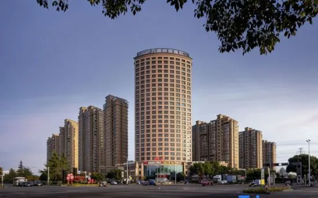 Liuwei Center Hotel