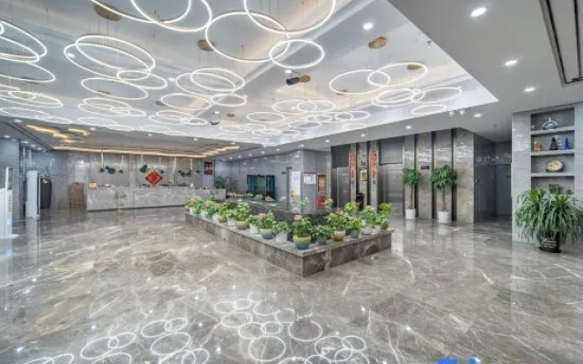 Tekesi Phoenix International Hotel