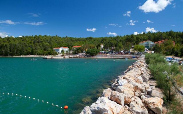 Seafront Apartment Soline With Seaview