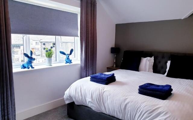Central Windermere Luxury two bed Apartment Dog Friendly