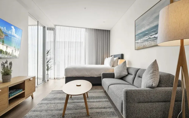 Chic Studio Stay Near Cafes and Coastline