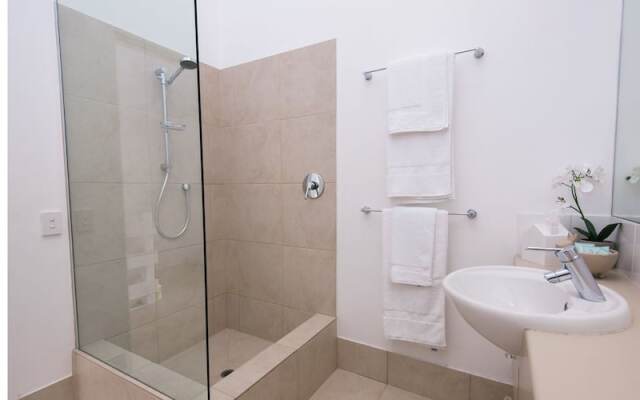 Unit 4 Weyba Lodge Noosa