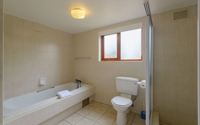 San Lameer Villa Rentals 10307