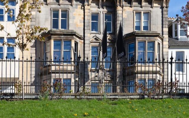 100 Princes Street