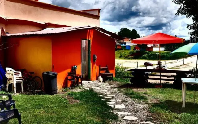 Tomate Cafe Hostel