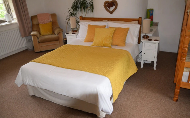 Sweetbriar Cottage B&B and Camping