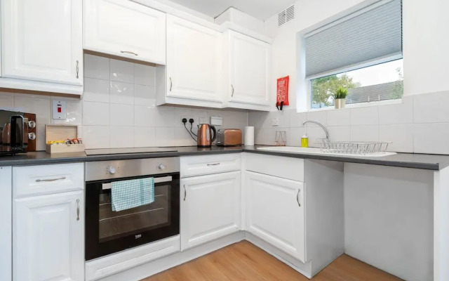 Superb Two Bedroom Duplex With Garden and Parking