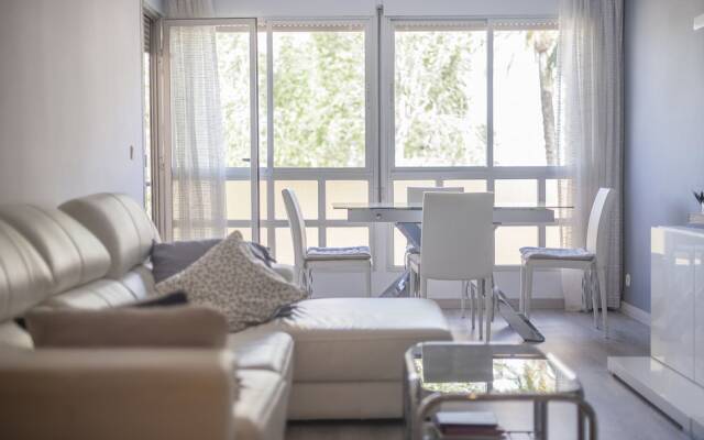 Ampolla Apartment TVL 18