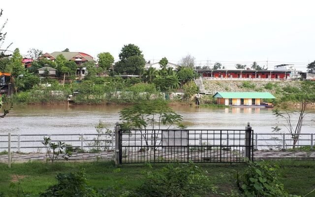 Baan Rimnam Resort