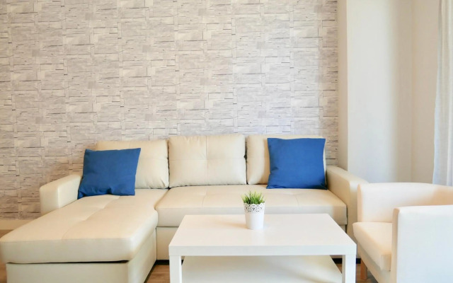 Playa Los Álamos, descanso y ocio en Torremolinos