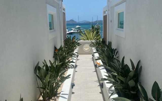 Wharfside Village Hotel