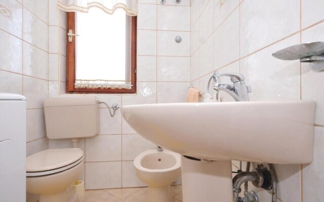 Amazing Home in Zadar With Wifi and 4 Bedrooms