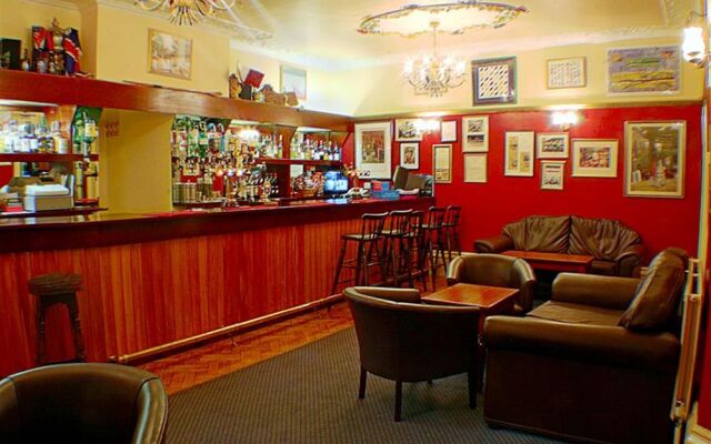 Elva Lodge