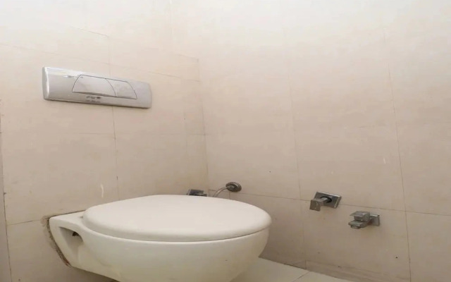 Golden View Hotel by OYO Rooms