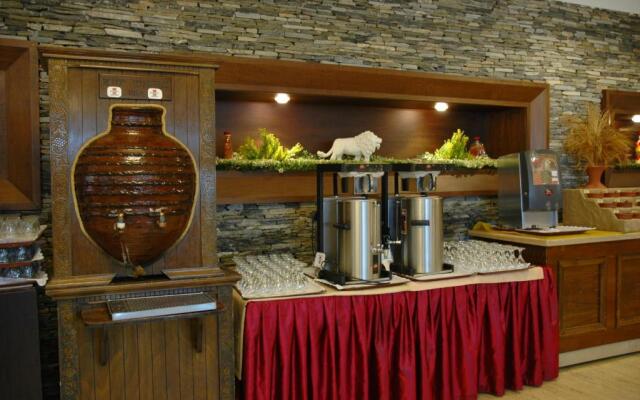 Meder Resort Hotel