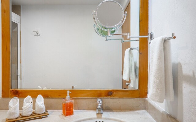 Homing Bird Apartments