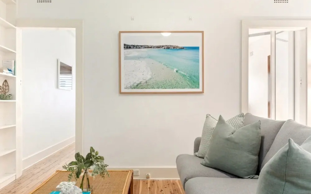 Beachside Living in Modern 2 Bedroom Apartment