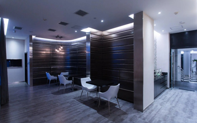 Orange Hotel Select