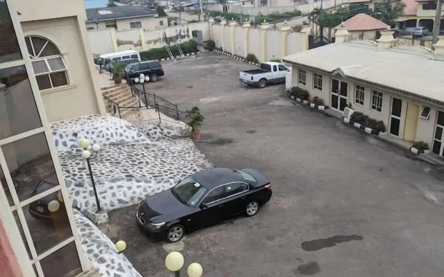 Royal Pavilion Hotel and Suites