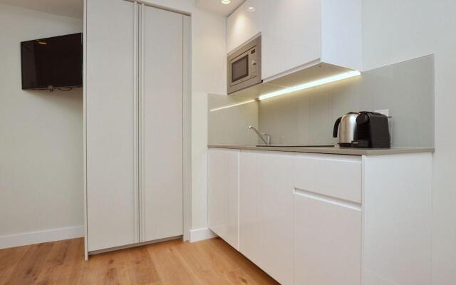 Cromwell Serviced Apartment by Concept Apartments