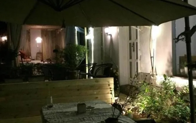 Lingyin Ferry Youth Hostel