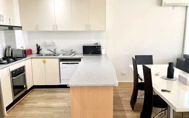 Readyset Apartments at Dockside