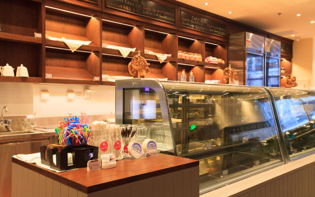 Star World International Hotel