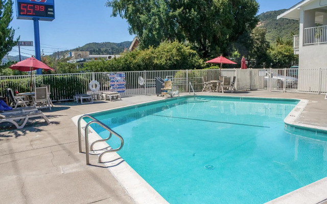 Motel 6 Ukiah, CA