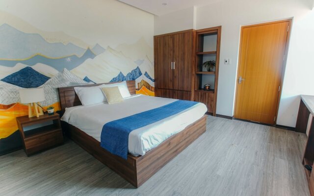 Royal Lion Hotel and Apartment
