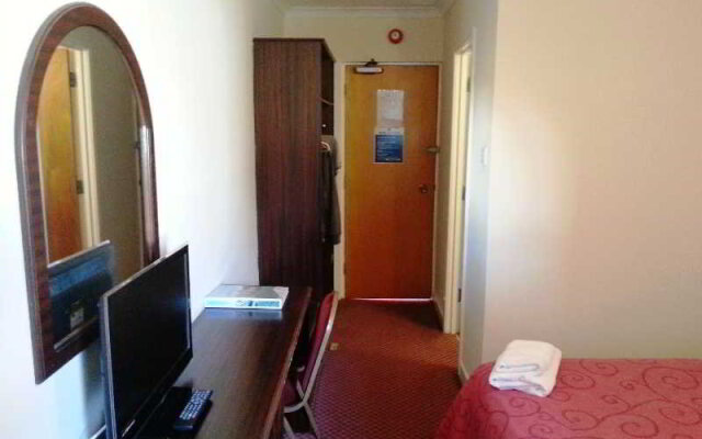 Three Saints Hotel