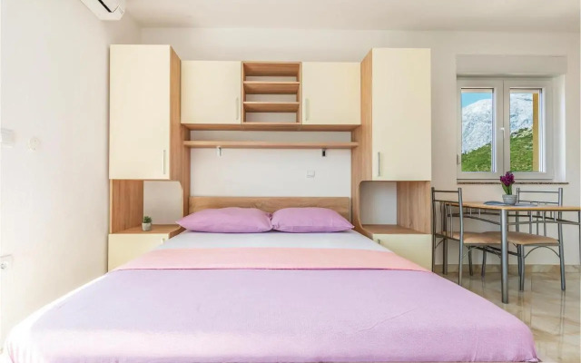 Studio Apartment in Krvavica
