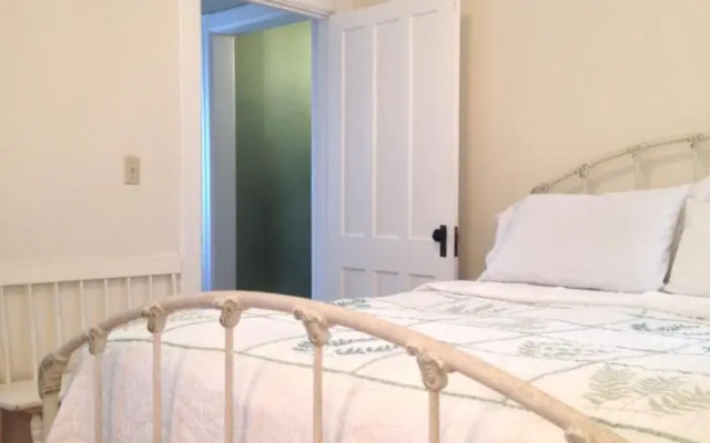 Glen Avenue Suites