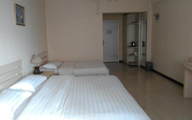Super 9 Business Hotel